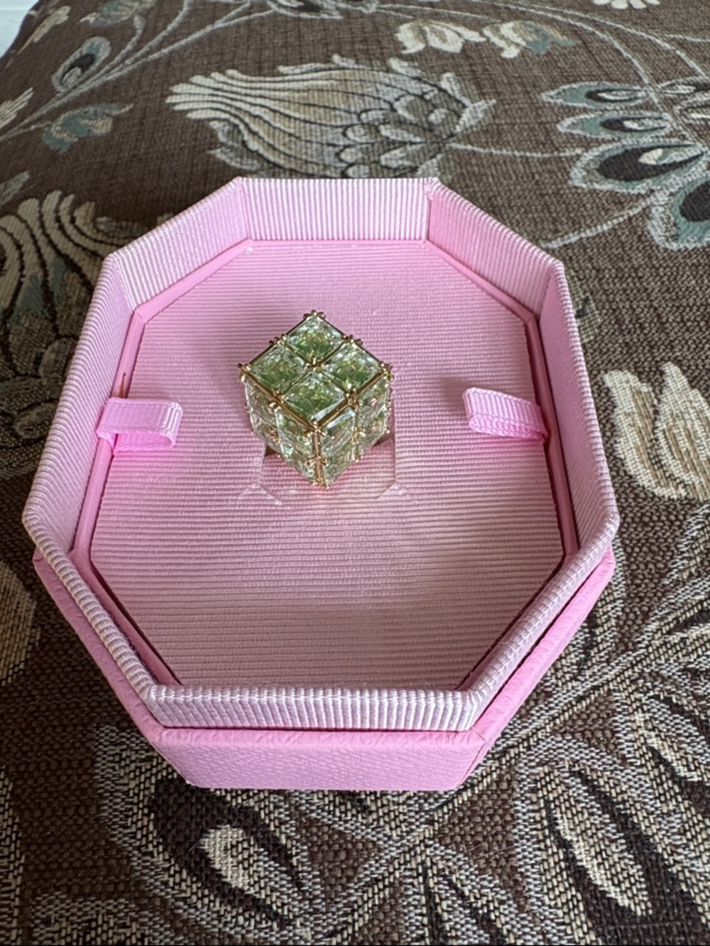 Curiosa cocktail ring
Square cut, Green, 18k gold finish